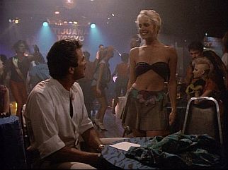 Magnum (Tom Selleck) & Wendy Wright(Alice Cadogan)